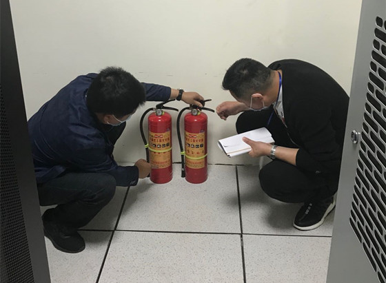检查消防器材.jpg